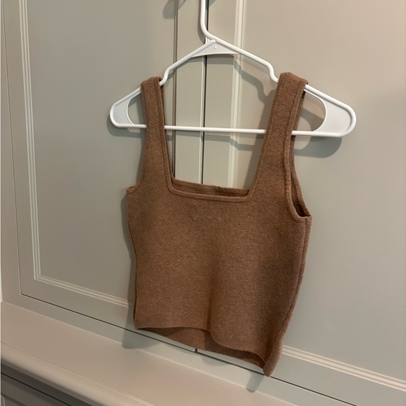 Abercrombie & Fitch Cozy Knit Cropped Tank Top - Picture 3 of 5